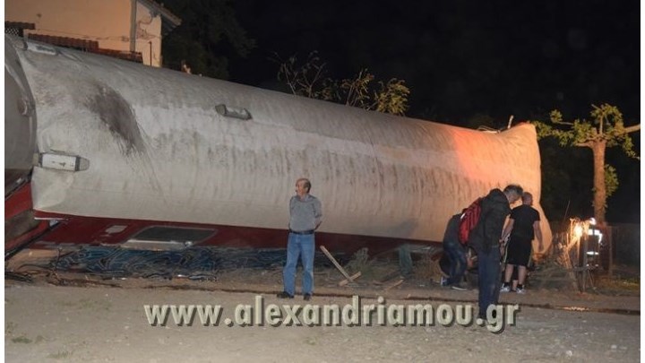 Τέσσερις νεκροί και πέντε τραυματίες από το σιδηροδρομικό δυστύχημα έξω από τη Θεσσαλονίκη