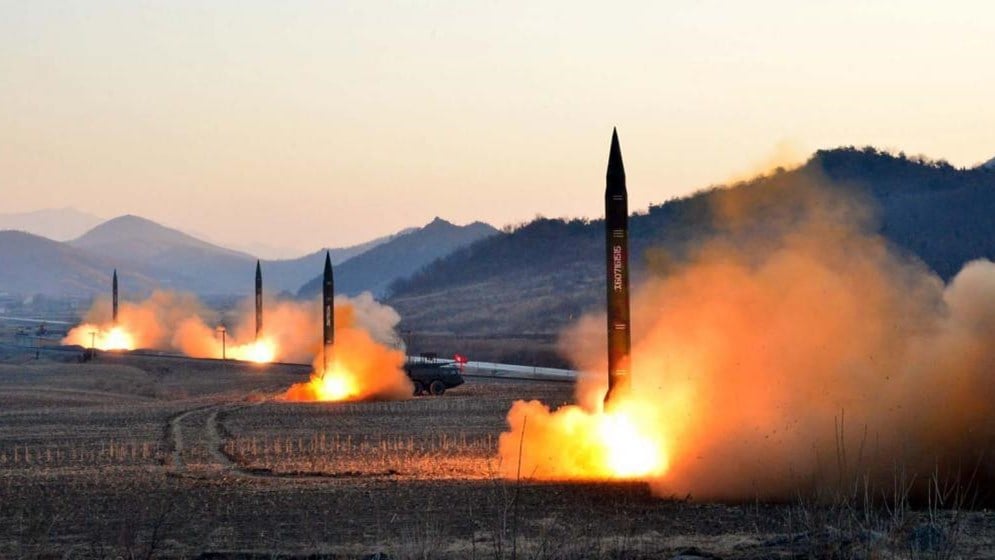 Σε νέα εκτόξευση βαλλιστικού πυραύλου προχώρησε η Βόρεια Κορέα