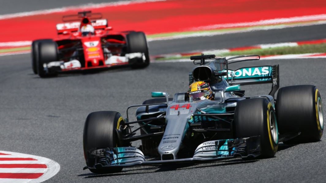 O Xάμιλτον νικητής στην Βαρκελώνη