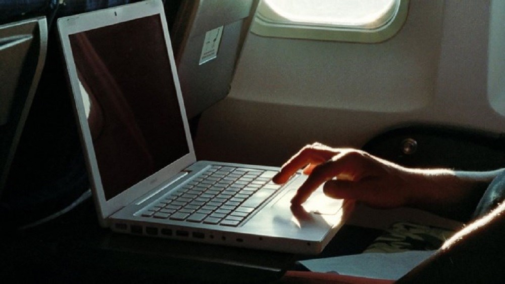 Τέλος τα λάπτοπ στις καμπίνες των αεροπλάνων;