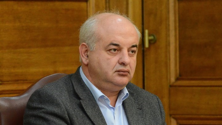 Καραθανασόπουλος: Μέσα από σκληρά αντιλαϊκά μέτρα θα προκύψει το ματωμένο πλεόνασμα