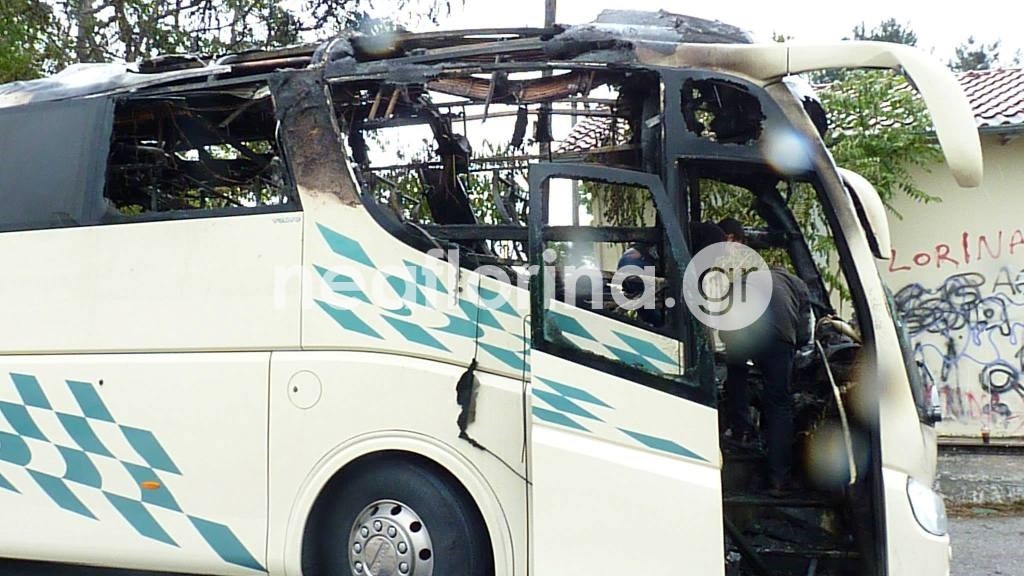ΦΩΤΟ από το λεωφορείο του ΚΤΕΛ Φλώρινας που τυλίχθηκε στις φλόγες