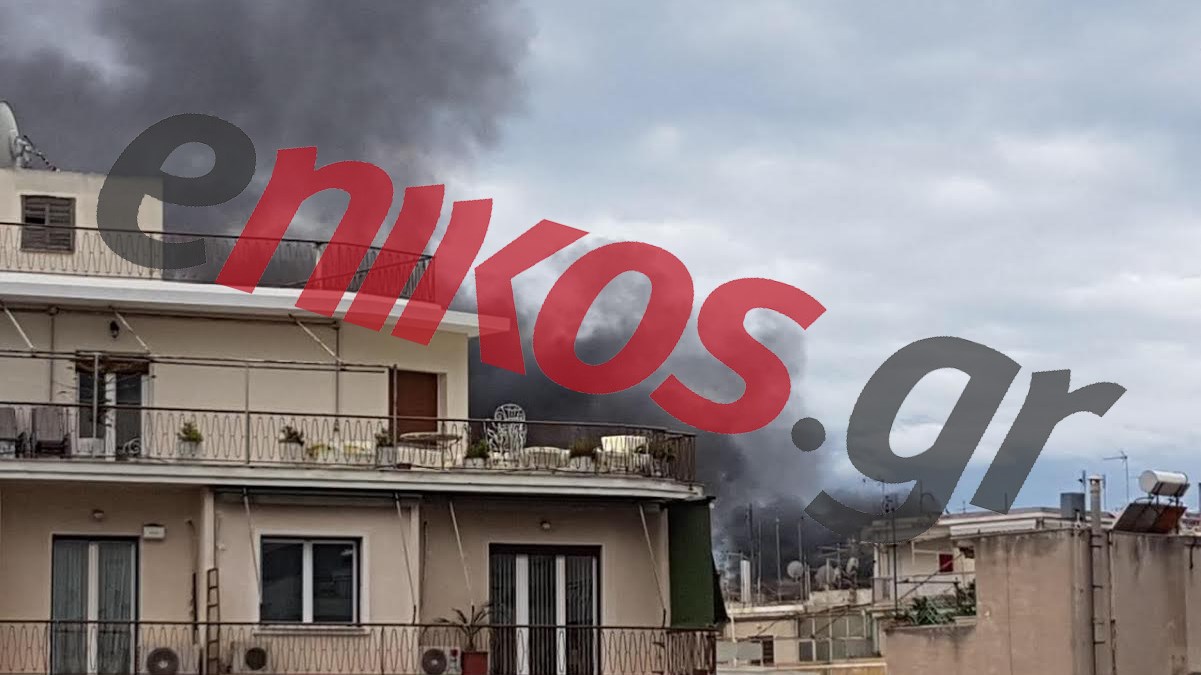 Νέες εικόνες από τη φωτιά στα Εξάρχεια – ΦΩΤΟ αναγνώστη – ΤΩΡΑ