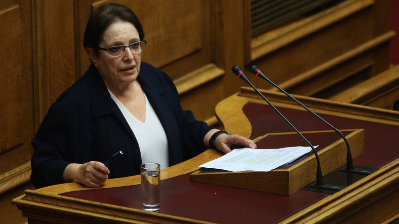 Παπαρήγα: Η γκαρνταρόμπα του ΣΥΡΙΖΑ έχει πολλές στολές παραλλαγής