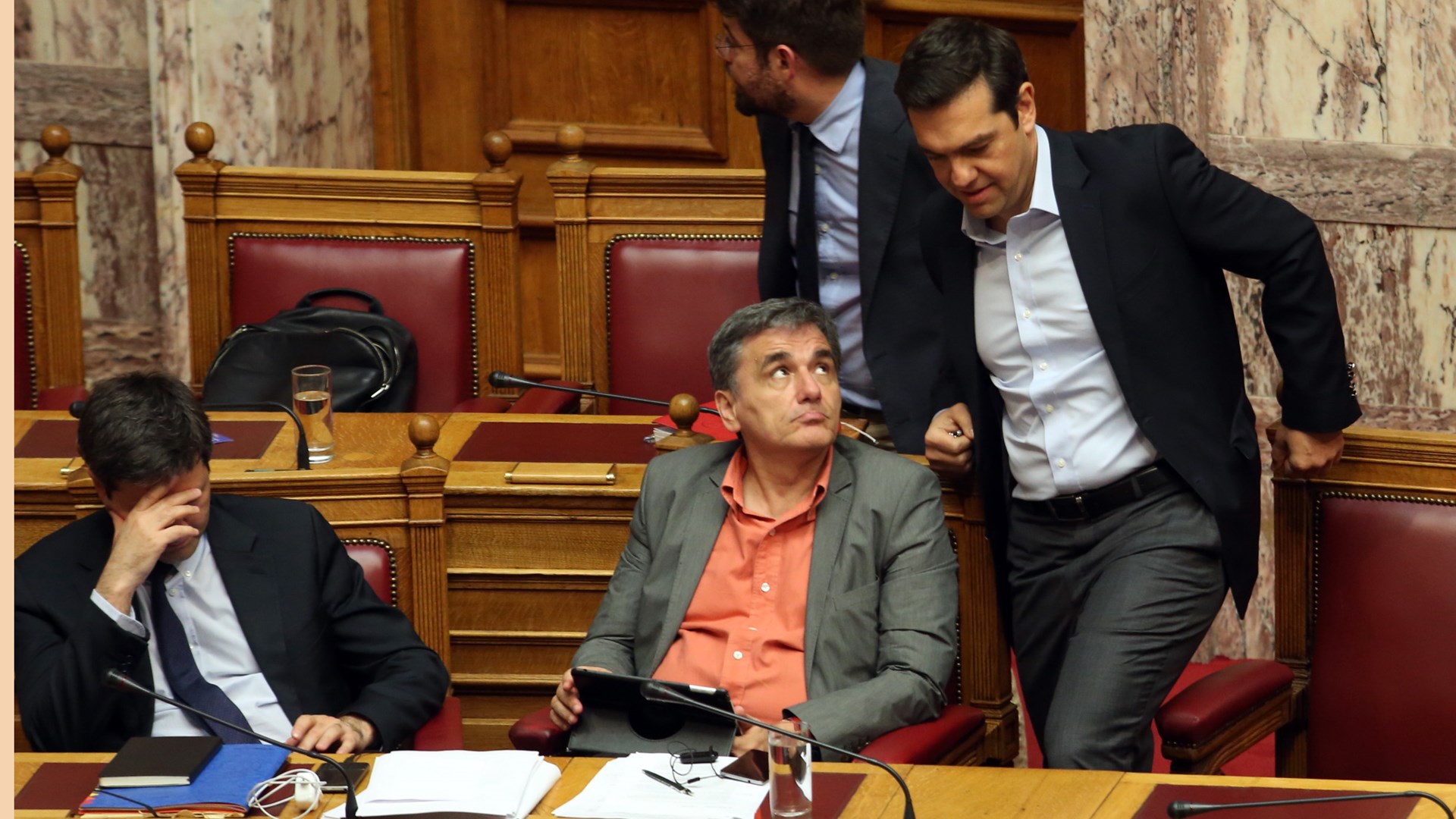 Στη βουλή ο Πρωθυπουργός – ΦΩΤΟ