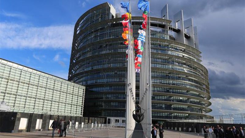 DW: Ευρωπαϊκή παρέμβαση για το ελληνικό χρέος