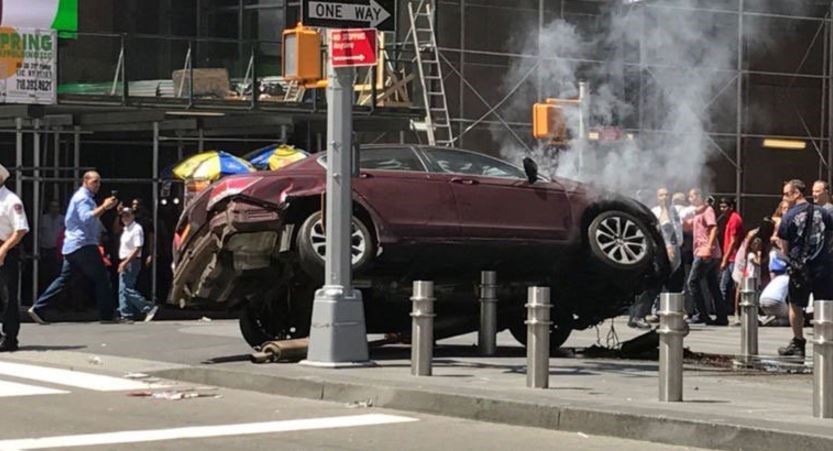 Ένας νεκρός μεταξύ των πεζών που χτύπησε αυτοκίνητο στη Νέα Υόρκη – ΤΩΡΑ