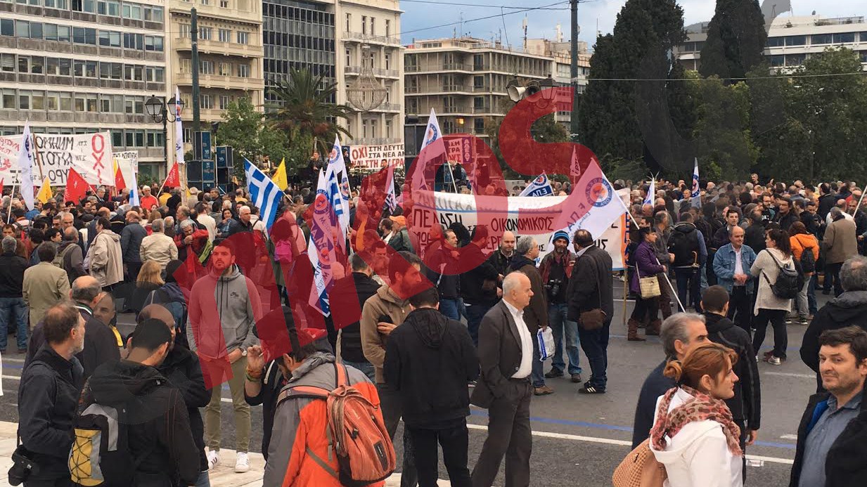 Νέες ΦΩΤΟ από τη συγκέντρωση στο Σύνταγμα – ΤΩΡΑ