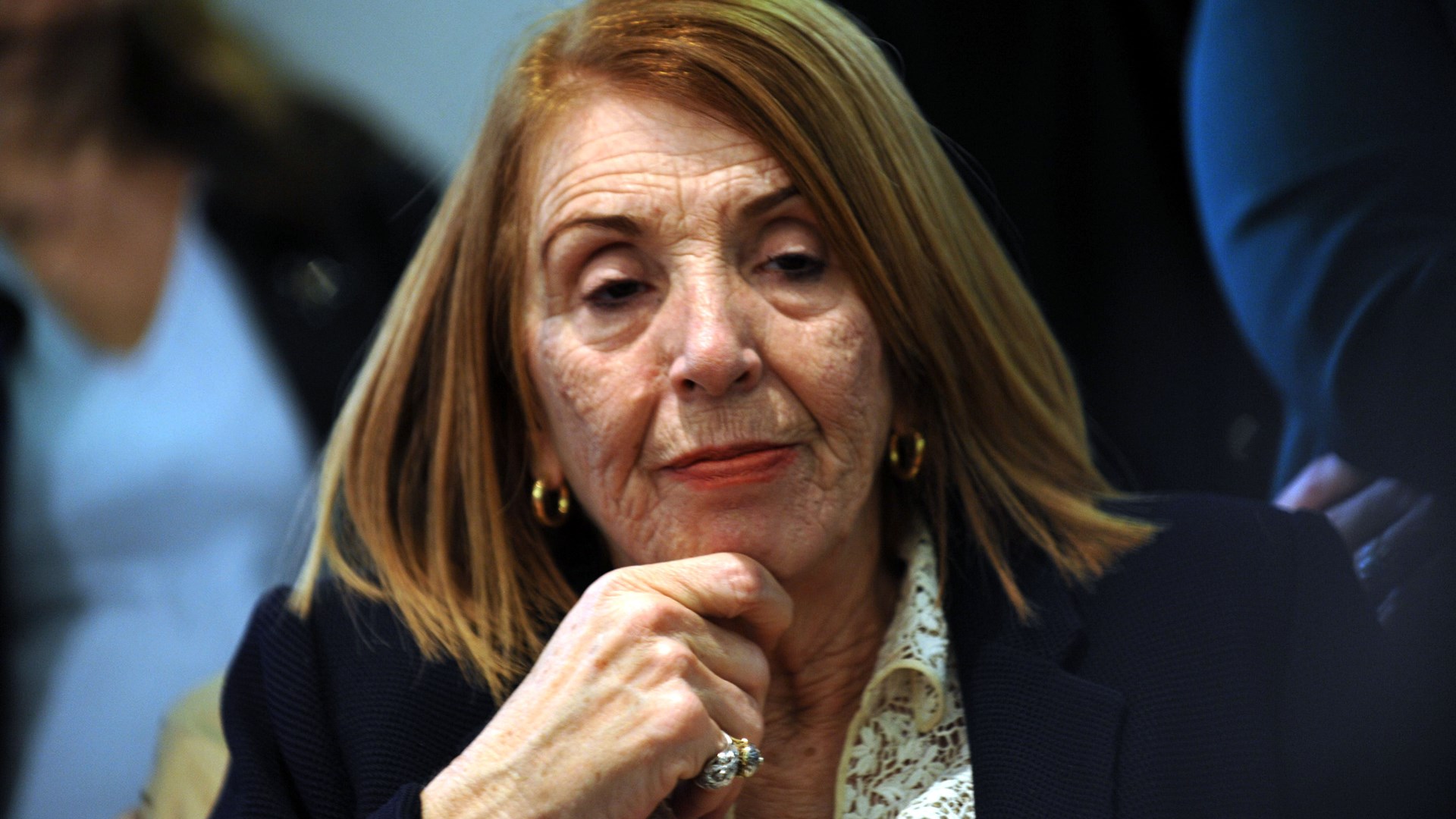 Γιατί η Χριστοδουλοπούλου ψήφισε “παρών” στο άρθρο 56 του πολυνομοσχεδίου