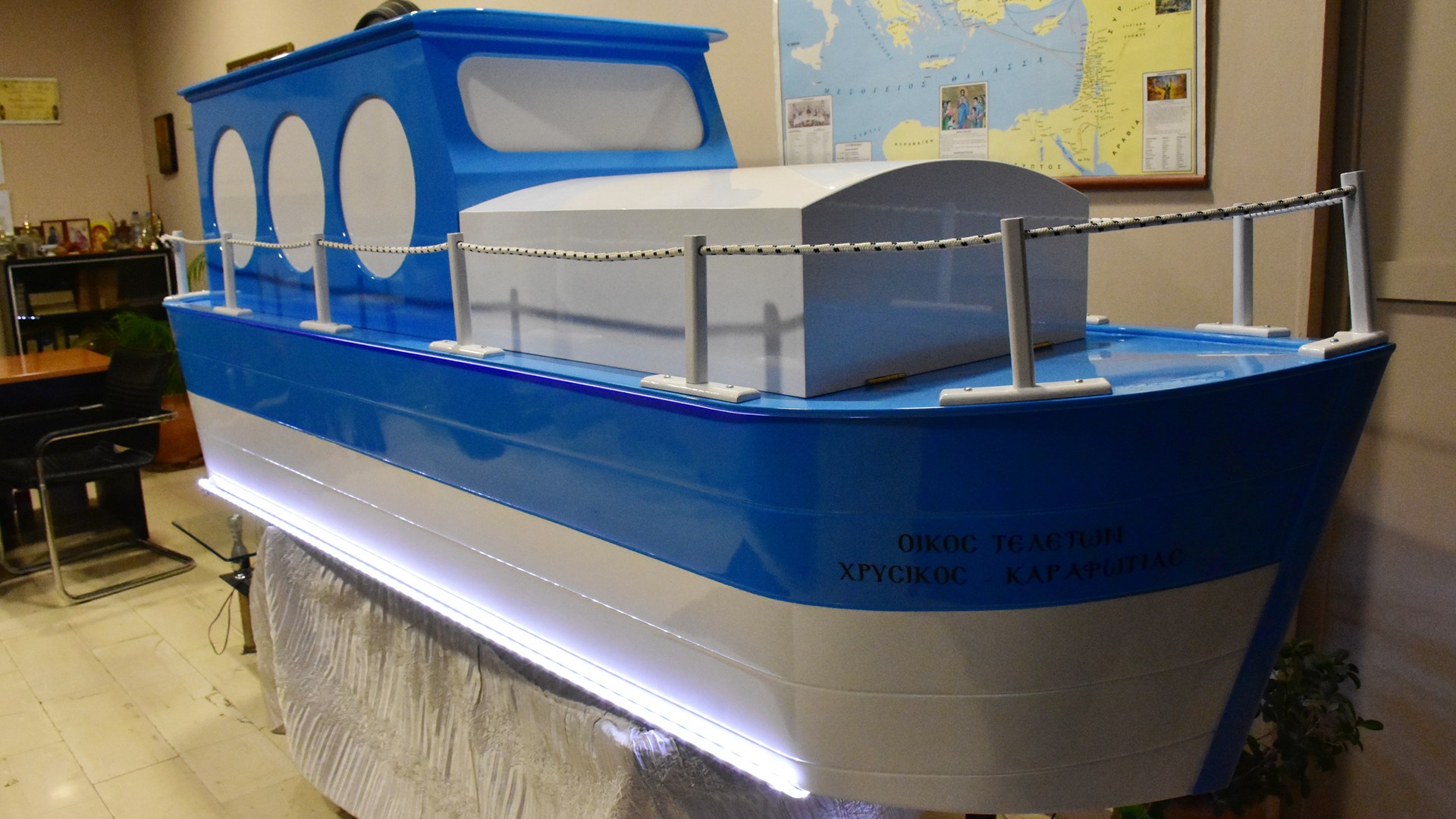 Παρήγγειλε φέρετρο σε σχήμα… καϊκιού – ΦΩΤΟ – ΒΙΝΤΕΟ