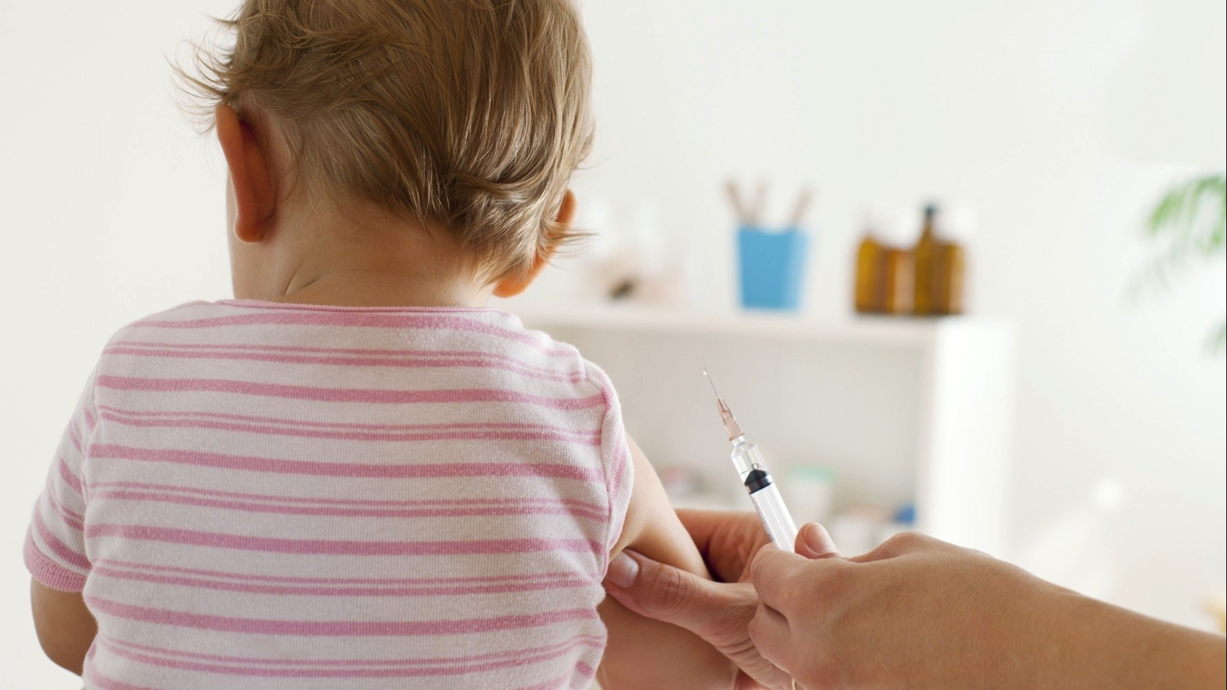 Πρόστιμο και αφαίρεση γονικής επιμέλειας στους γονείς που δεν εμβολιάζουν τα παιδιά τους στην Ιταλία