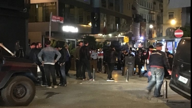 Νέα επίθεση Τούρκων σε οπαδούς του Ολυμπιακού στην Κωνσταντινούπολη – ΒΙΝΤΕΟ