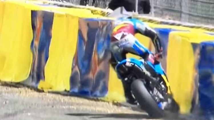 Ατύχημα που σοκάρει στις ελεύθερες δοκιμές του Moto GP – ΒΙΝΤΕΟ