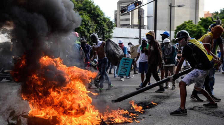 Τουλάχιστον 200.000 διαδηλωτές στους δρόμους της Βενεζουέλας – ΒΙΝΤΕΟ – ΦΩΤΟ