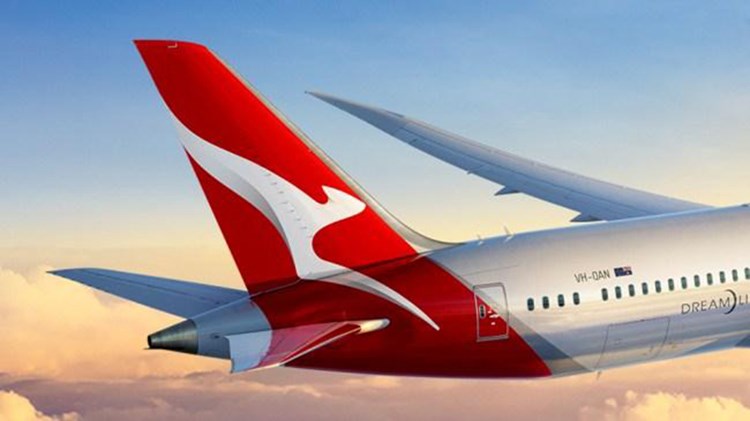 Αεροσκάφος της Qantas γύρισε πίσω εξαιτίας προβλήματος στον κινητήρα