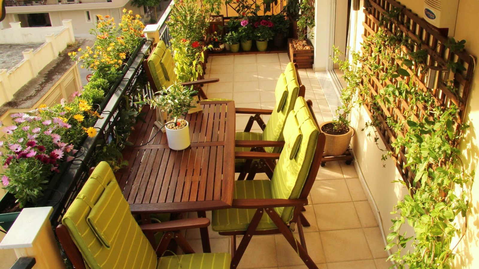 Έξυπνα tips για να διατηρείτε το μπαλκόνι σας πεντακάθαρο