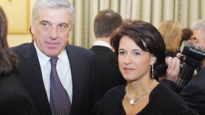 Δεσμεύεται η περιουσία και της συζύγου και του γιου του Παπαντωνίου