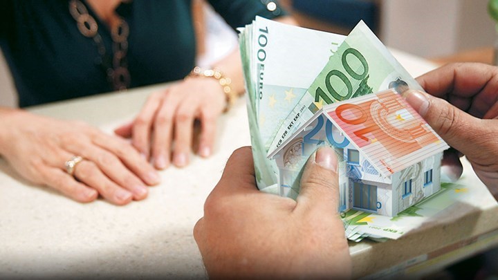 Ρυθμίσεις «τοκογλυφικού χαρακτήρα» στα στεγαστικά δάνεια χιλιάδων δημοσίων υπαλλήλων