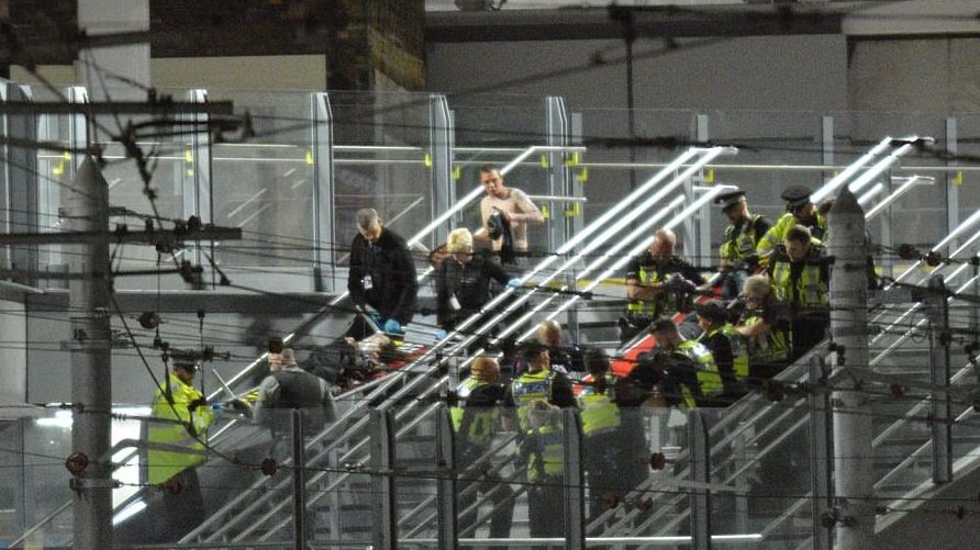 Συγκλονιστικές μαρτυρίες για τη φονική έκρηξη στο Μάντσεστερ