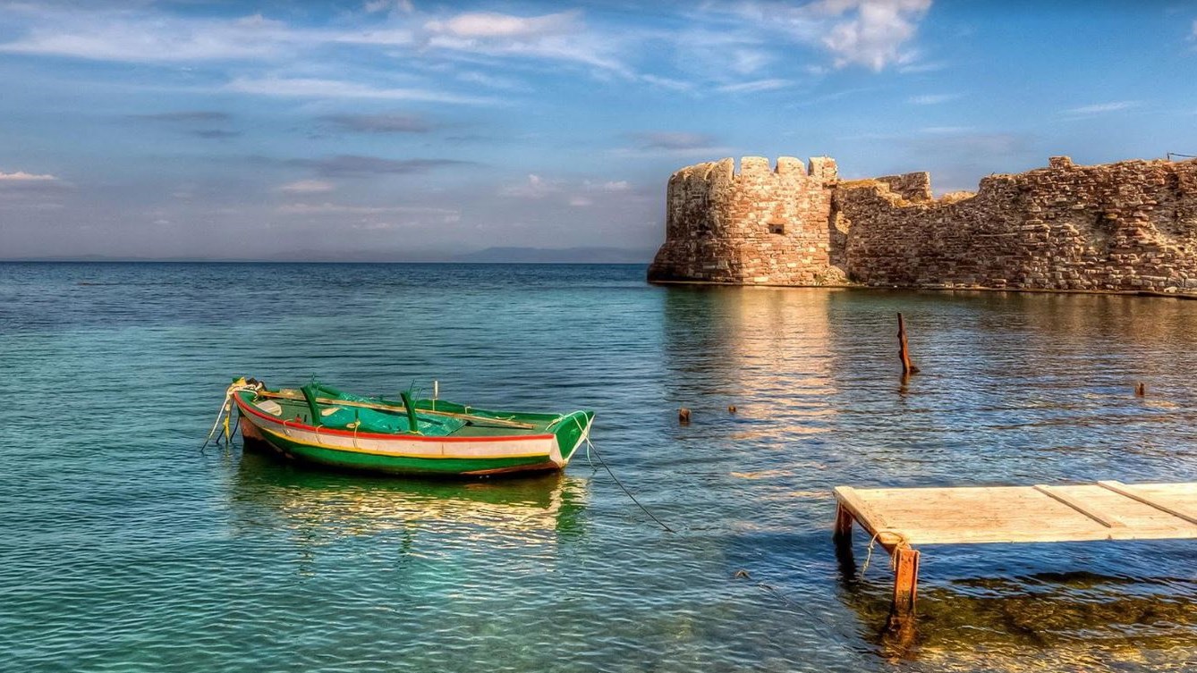Ελληνικό νησί στα 10 καλύτερα μέρη στην Ευρώπη για τους λάτρεις του νερού