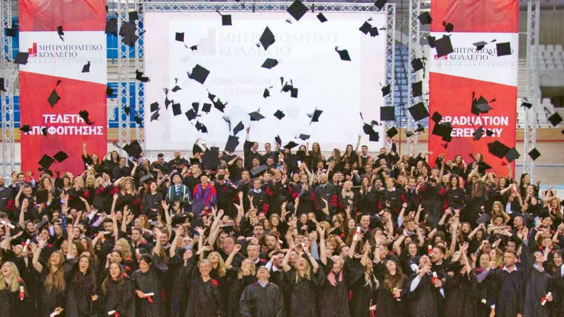Μητροπολιτικό Κολλέγιο: Λαμπρές τελετές αποφοίτησης σε Αθήνα και Θεσσαλονίκη