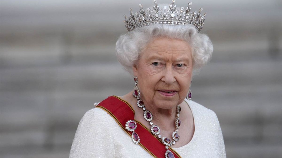 Συγκλονισμένη η βασίλισσα Ελισάβετ από την τρομοκρατική επίθεση στο Μάντσεστερ
