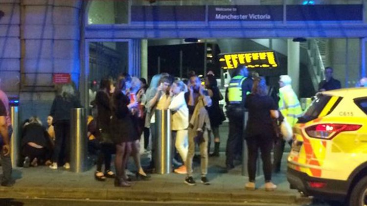 Συγκλονίζει η μαρτυρία ενός άστεγου επαίτη για την τραγωδία του Μάντσεστερ