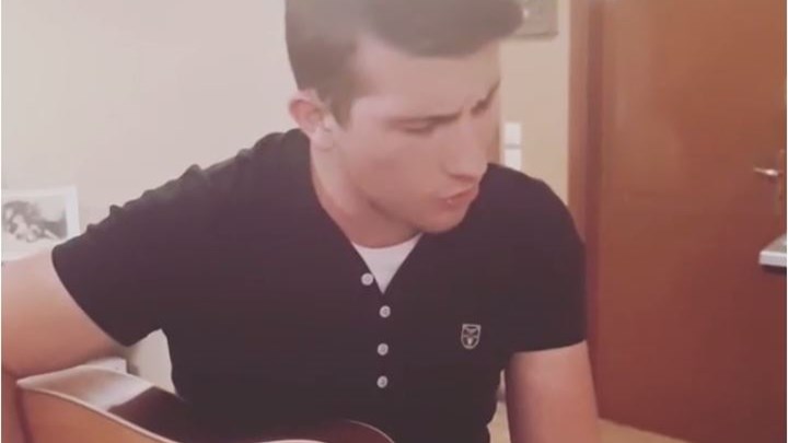 Ο νικητής του Rising Star ερμηνεύει Παντελίδη και συγκινεί – ΒΙΝΤΕΟ