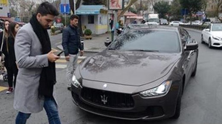 Διεθνής Τούρκος ποδοσφαιριστής συνελήφθη για λαθρεμπόριο αυτοκινήτων