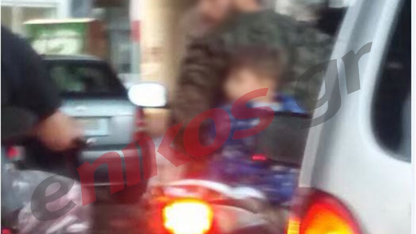 Βραβείο… ανευθυνότητας: Παιδί χωρίς κράνος σε μηχανάκι – ΦΩΤΟ αναγνώστη