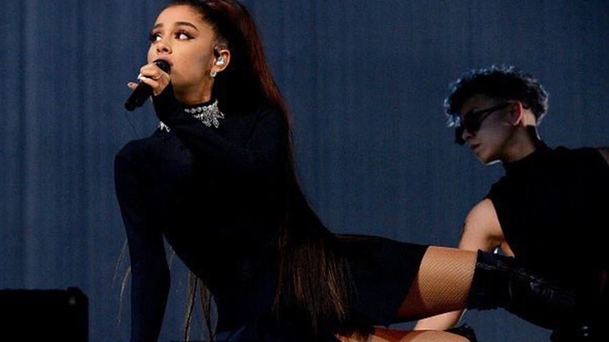 Η Αριάνα Γκράντε επέστρεψε στις ΗΠΑ μετά το μακελειό στη συναυλία του Μάντσεστερ