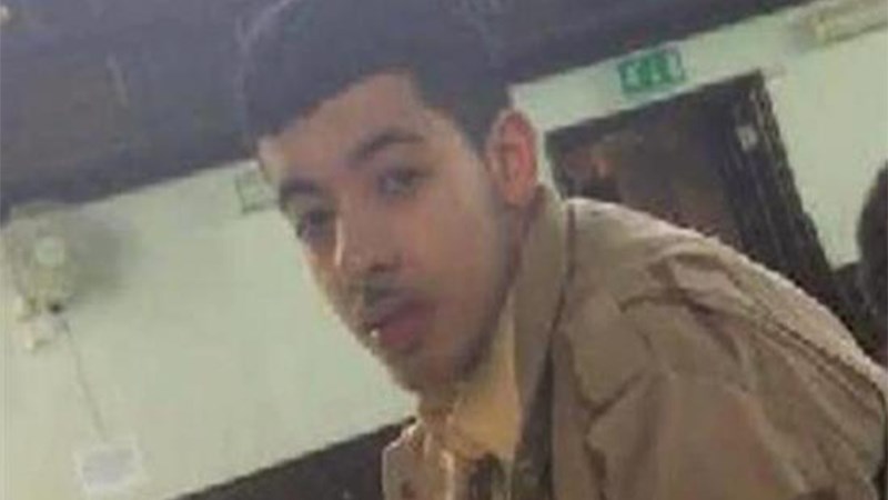 Αυτός είναι ο τζιχαντιστής που αιματοκύλισε τη συναυλία στο Μάντσεστερ – Καρέ-καρέ οι κινήσεις του