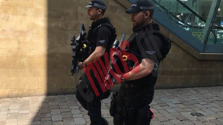 Στρατιώτες περιπολούν στους δρόμους του Μάντσεστερ – ΦΩΤΟ αναγνώστη