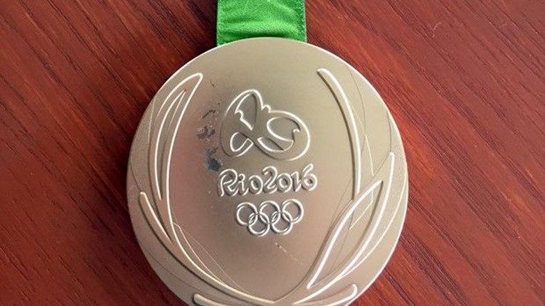 Οι Ολυμπιονίκες του Ρίο επιστρέφουν τα μετάλλια τους λόγω… σκουριάς