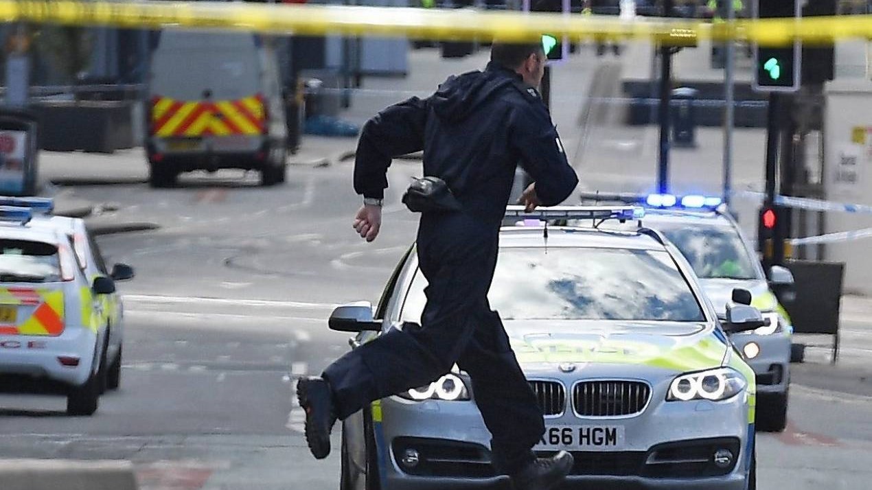 Νέα θεωρία συνωμοσίας για τις τρομοκρατικές επιθέσεις – Η σύμπτωση του “22”