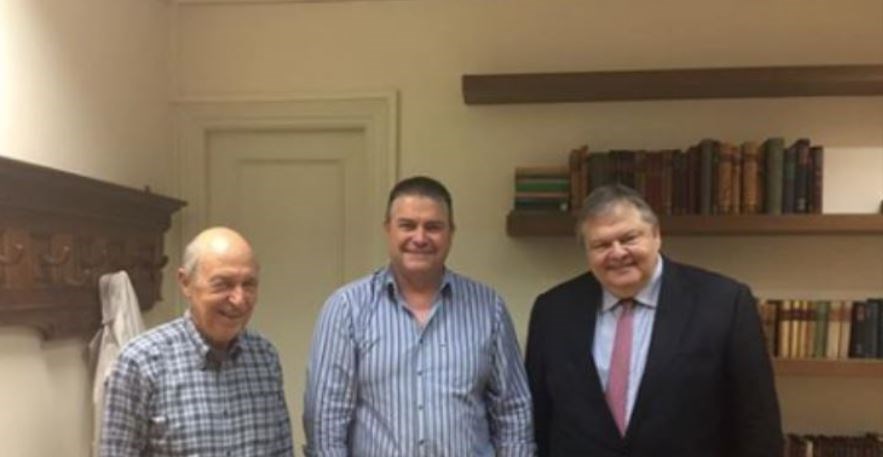 Γιατί ο Σημίτης συναντήθηκε με τον Βενιζέλο – ΦΩΤΟ