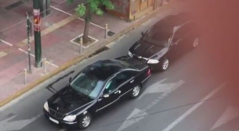 ΒΙΝΤΕΟ – ντοκουμέντο λίγα λεπτά μετά την έκρηξη στο αυτοκίνητο του Λουκά Παπαδήμου