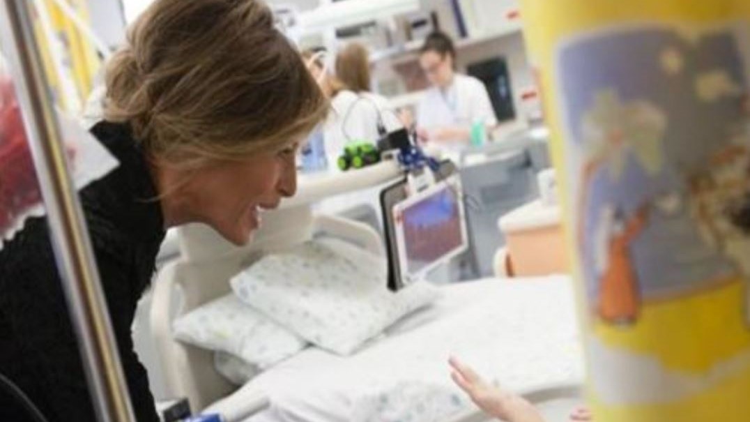 Η Μελάνια Τραμπ, ο τρίχρονος Δημήτρης και η μεταμόσχευση καρδιάς