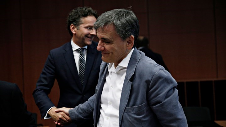 SZ: Μεμονωμένα συμφέροντα των δανειστών καθυστερούν την καταβολή των δόσεων στην Ελλάδα