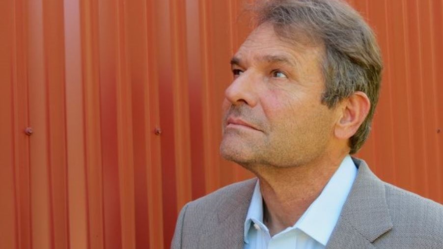 Πέθανε ο συγγραφέας Ντένις Τζόνσον