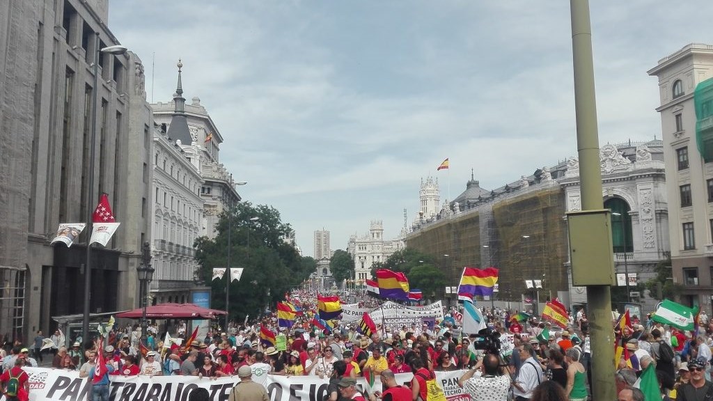 Χιλιάδες Ισπανοί στους δρόμους της Μαδρίτης για τα εργασιακά