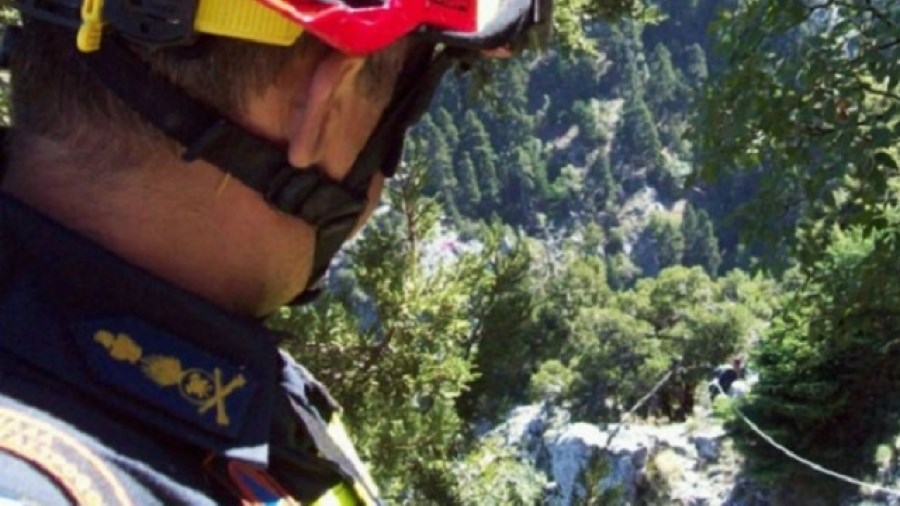 Έκανε ορειβασία και έπεσε στον γκρεμό