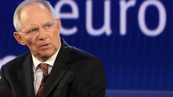 Die Welt: Ο Σόιμπλε έχει απέναντί του και το ΔΝΤ και την ΕΚΤ για το ελληνικό χρέος