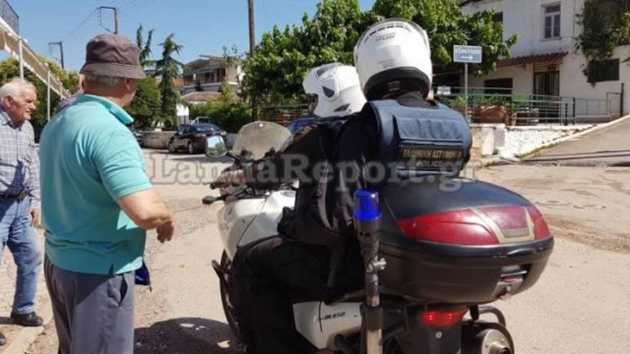 Μαχαίρωσε τη γειτόνισσά του και μετά πήγε για… καφέ – ΦΩΤΟ