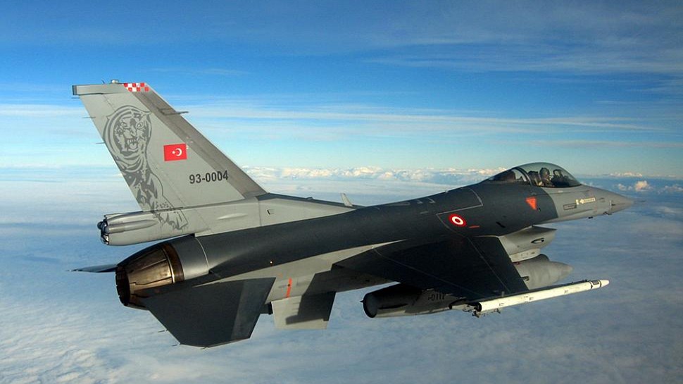 Νέα πρόκληση στο Αιγαίο – Τουρκικά F-16 πάνω από τους Καλογήρους