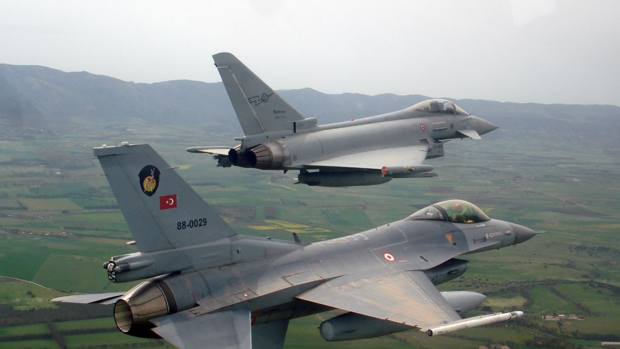 Πέντε εικονικές αερομαχίες ελληνικών και τουρκικών μαχητικών πάνω από το Αιγαίο