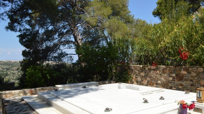 Εδώ βρίσκεται η τελευταία κατοικία του Κωνσταντίνου Μητσοτάκη – ΦΩΤΟ