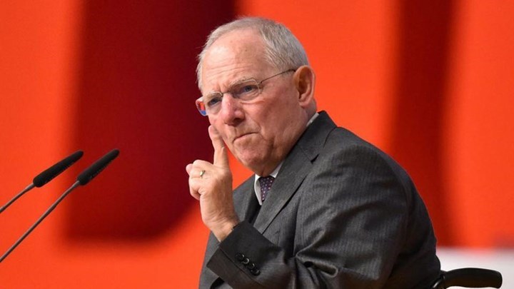 «Βόμβα» Σόιμπλε: Βασικό για την Ελλάδα δεν είναι η ρύθμιση του χρέους, αλλά οι μεταρρυθμίσεις