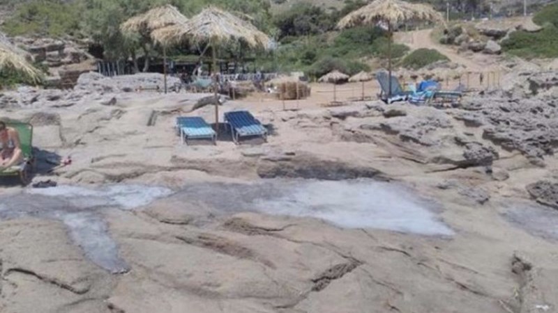 Έριξαν… τσιμέντο σε διάσημη παραλία της Ρόδου – ΦΩΤΟ