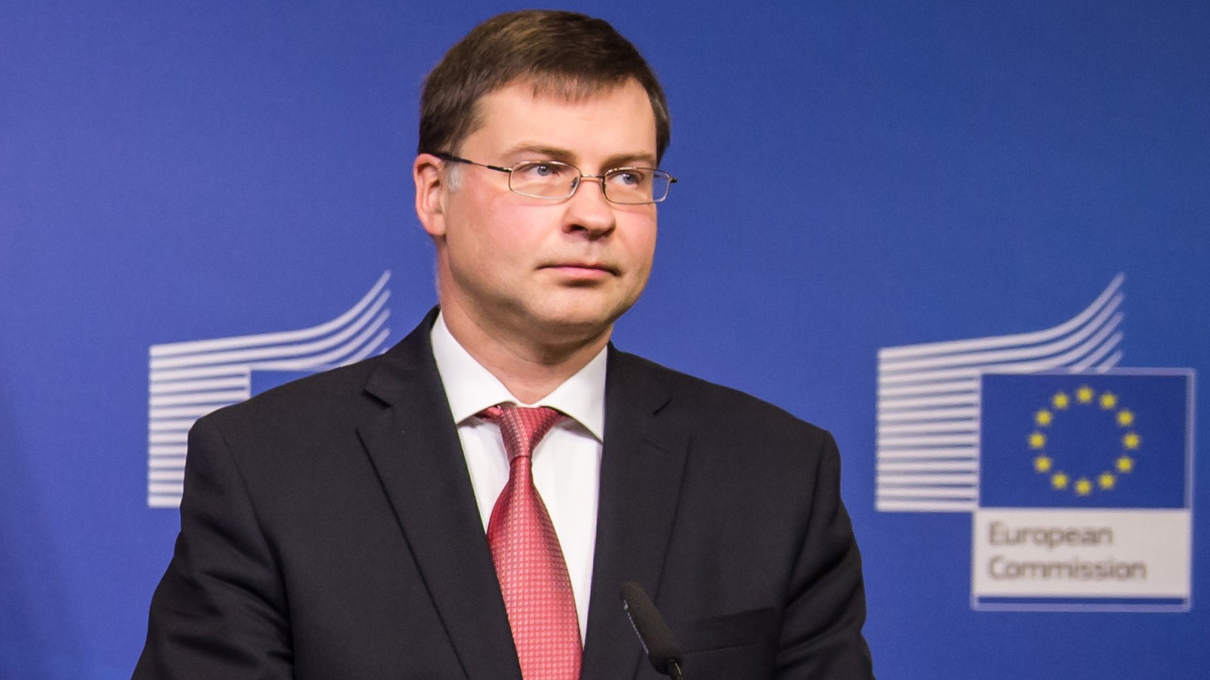 Ντομπρόβσκις: Είναι ώρα να προχωρήσουμε στην ολοκλήρωση της δεύτερης αξιολόγησης